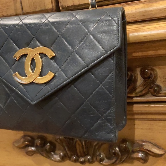 Chanel Vintage 80's 24kt  Blue Quilted Lambskin Envelope Flap Crossbody Bag - Picture 5 of 16
